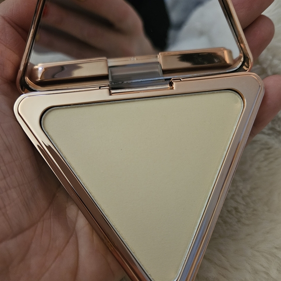 Rose Gold Compact Setting Powder - Picture 2 of 6